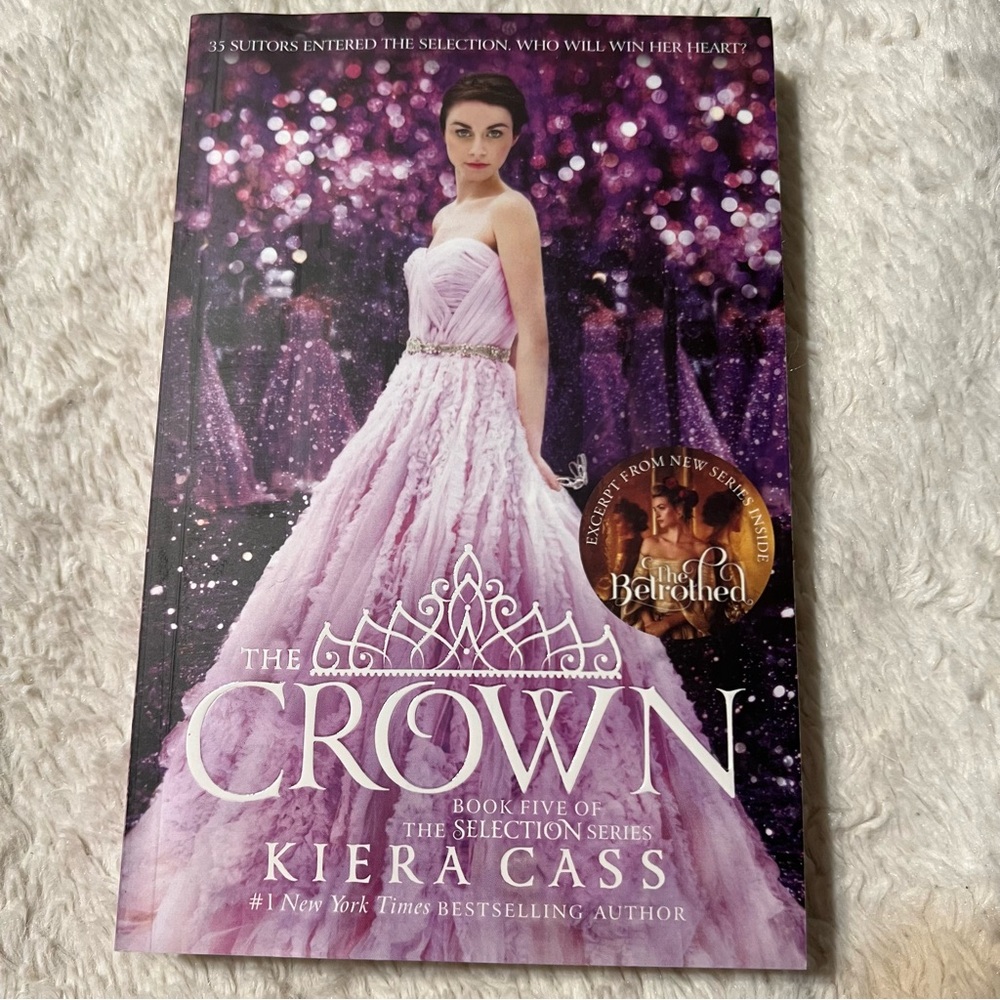 🌴The Crown by Kiera Cass Paperback Book